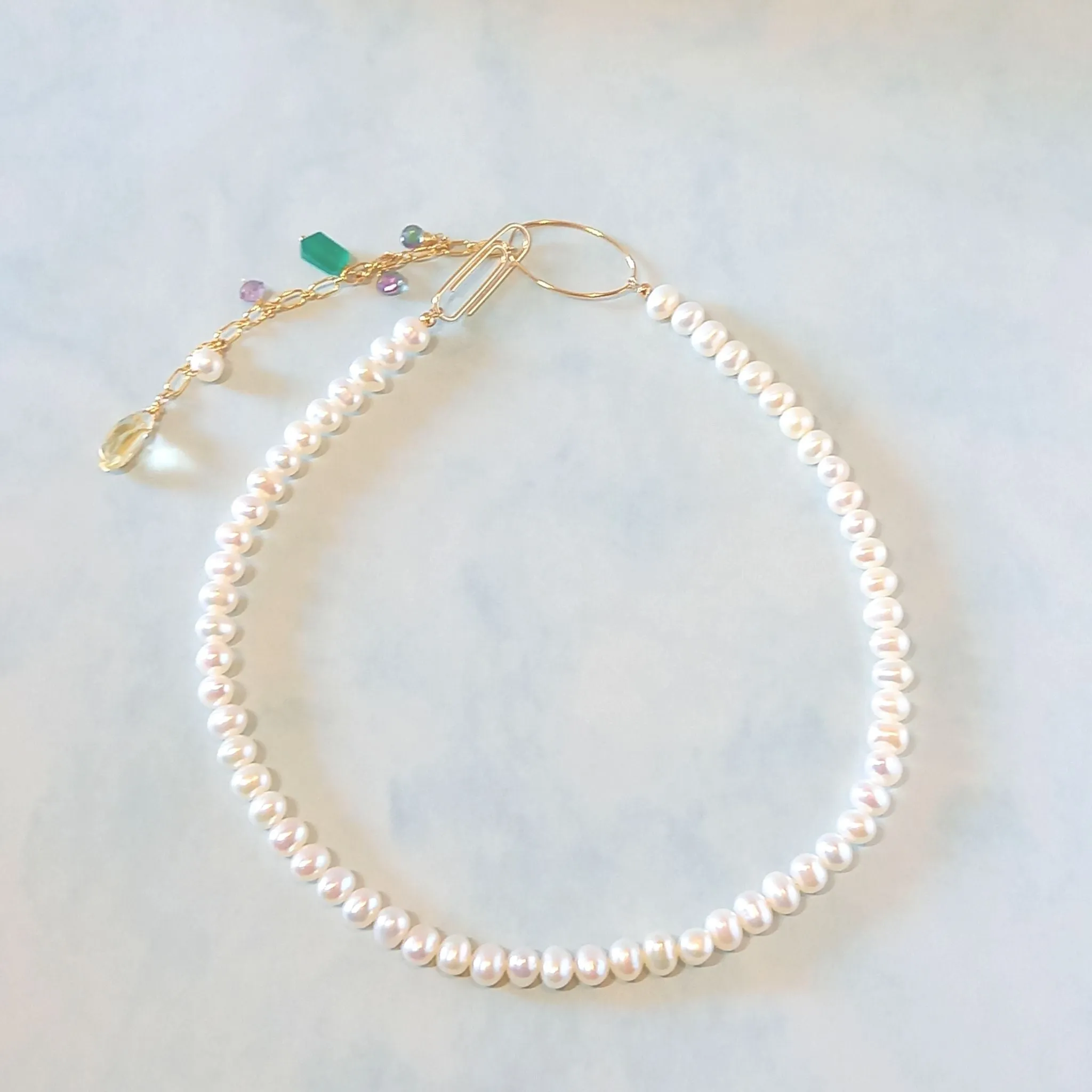 Clip pearl necklace:independent