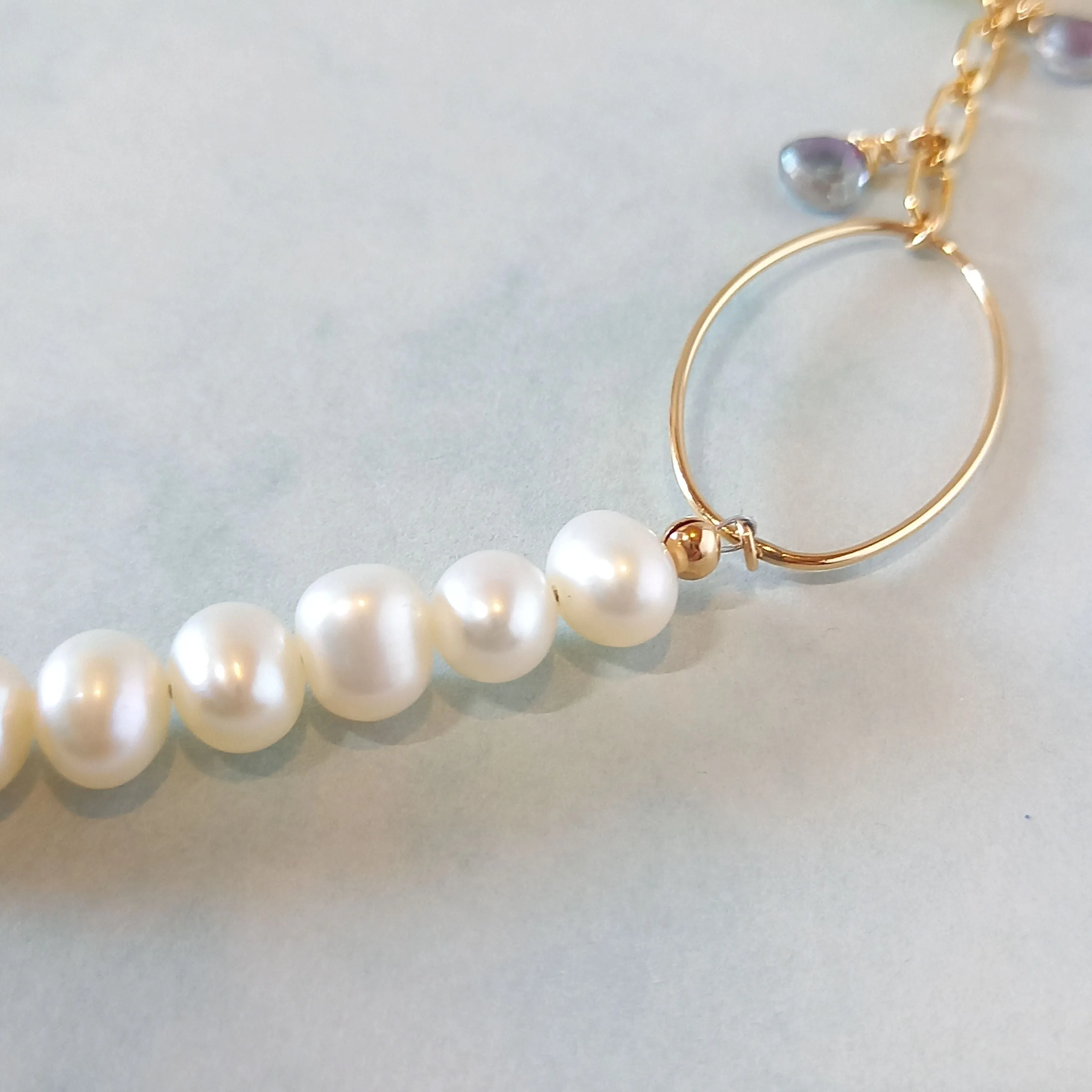 Clip pearl necklace:independent